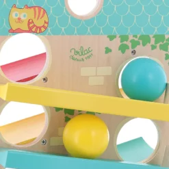 Jouet d’éveil en bois, Maison des boules illustrée